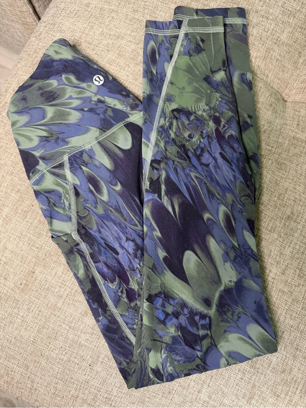 Lululemon Green & Navy Marble Print cropped Leggings size 4